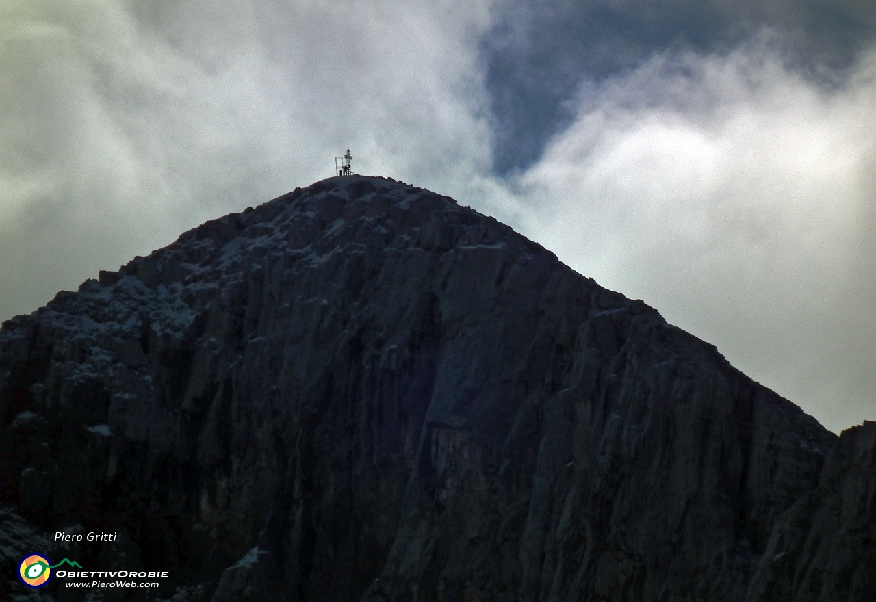 26 zoom in cima Pizzo Arera....JPG